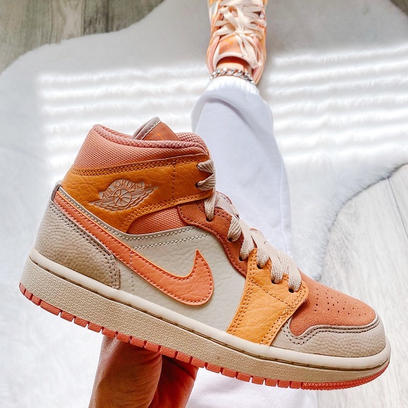 Nike air jordan 1 mid sneakers - Picture 2 of 3